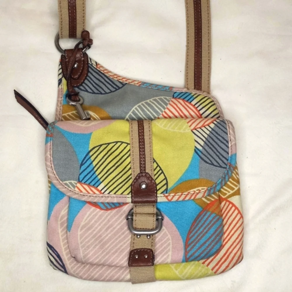 Fossil Y2K Geometric Striped Shaped Multi Pocketed Adjustable Crossbody Boho Bag